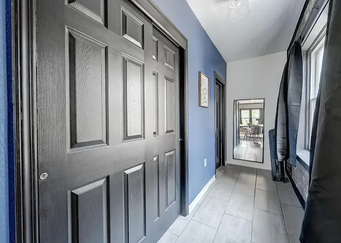 Stylish Studio Mckinley Beach - Brady St Lowr East